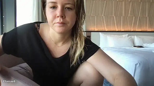 Snapshot of ellamae8 chatting on 06/15/26, 10:23 ellamae8 online show from 06/15/26, 10:23