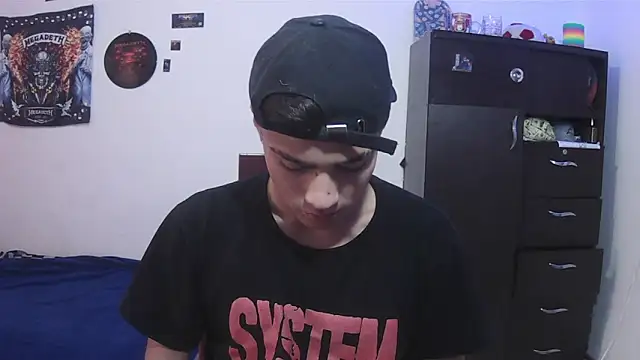 Snapshot of Fenix_hardcock chatting on 06/10/26, 04:39 Fenix hardcock online show from 06/10/26, 04:39