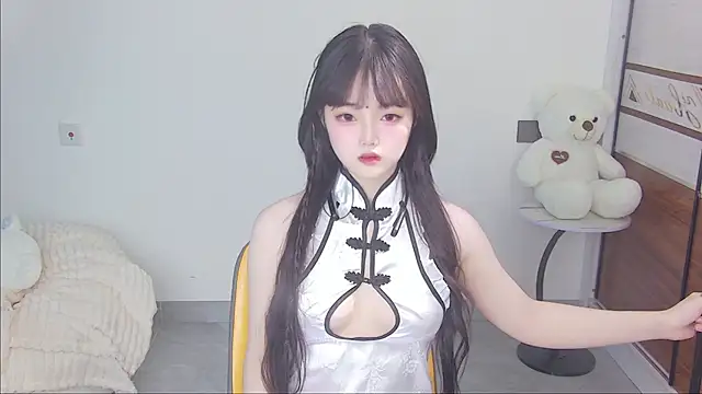 Evil-Bunny007 online show from 05/18/26, 10:32