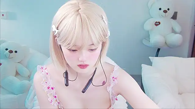 Evil-Bunny007 online show from 05/25/26, 10:54