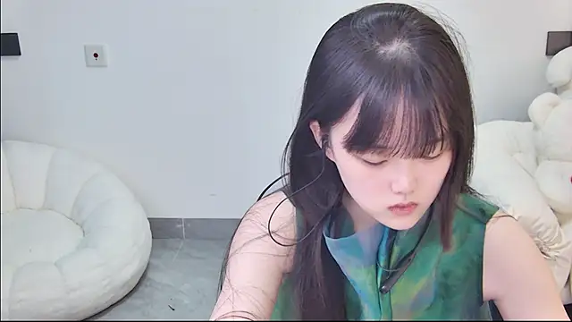 Evil-Bunny007 online show from 06/12/26, 12:37