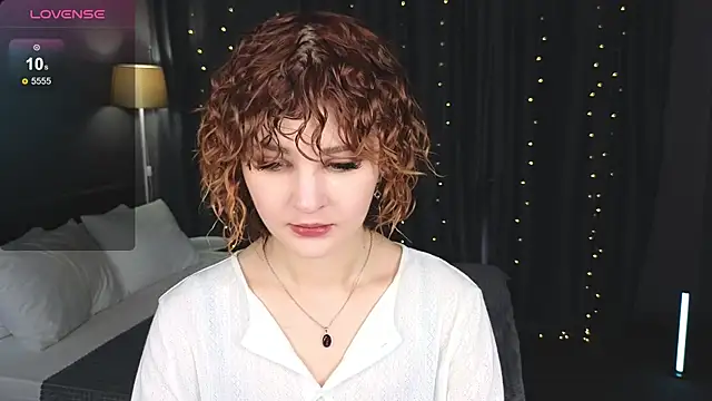 Snapshot of Kira__Fluffy chatting on 06/24/26, 12:09 Kira Fluffy online show from 06/24/26, 12:09