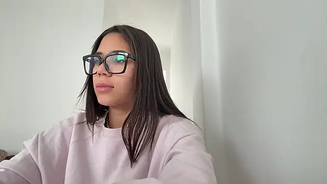 Snapshot of QueeNataly chatting on 05/18/26, 11:38 QueeNataly online show from 05/18/26, 11:38
