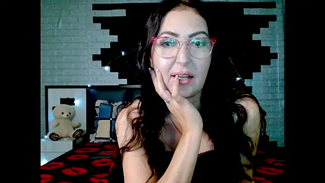 Snapshot of Ada_Vera chatting on 06/26/26, 11:03 Ada Vera online show from 06/26/26, 11:03