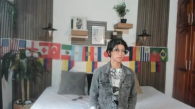 Snapshot of Evaa_campbell chatting on 06/13/26, 12:47 Evaa campbell online show from 06/13/26, 12:47