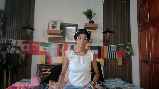 Snapshot of Evaa_campbell chatting on 06/24/26, 12:48 Evaa campbell online show from 06/24/26, 12:48
