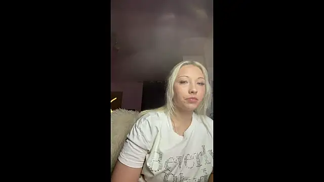 Snapshot of MedaSajovic chatting on 05/25/26, 04:57 MedaSajovic online show from 05/25/26, 04:57