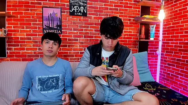 Snapshot of Hoot_boyss_ chatting on 06/16/26, 08:11 Hoot boyss online show from 06/16/26, 08:11