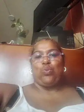 Snapshot of Megansquirt69 chatting on 05/25/26, 02:56 Megansquirt69 online show from 05/25/26, 02:56