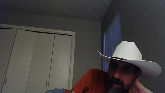 Snapshot of old_Domino chatting on 06/22/26, 11:40 old Domino online show from 06/22/26, 11:40