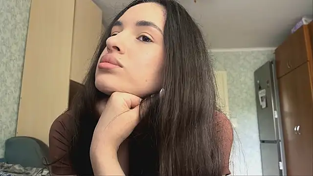 Snapshot of CarolineRu chatting on 05/19/26, 09:59 CarolineRu online show from 05/19/26, 09:59