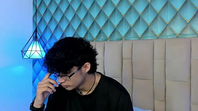 Snapshot of Sofia-Ethan chatting on 07/05/26, 01:40 Sofia-Ethan online show from 07/05/26, 01:40