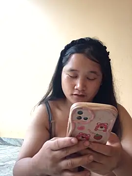 Ninaa01 online show from 05/18/26, 02:51