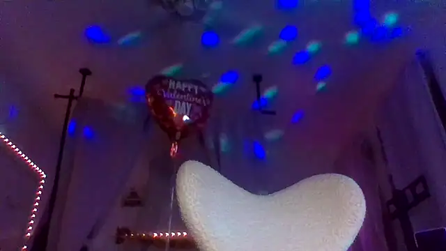 Snapshot of NailGoddessnow chatting on 02/15/26, 08:46 NailGoddessnow online show from 02/15/26, 08:46