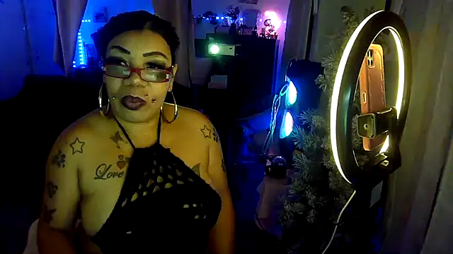 Snapshot of NailGoddessnow chatting on 05/03/26, 06:08 NailGoddessnow online show from 05/03/26, 06:08