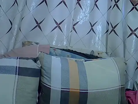 Snapshot of lajoy- chatting on 07/08/26, 04:28 lajoy- online show from 07/08/26, 04:28