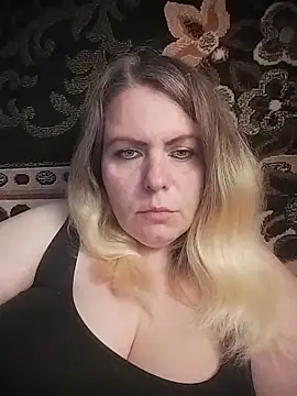 Snapshot of L-AN-A chatting on 05/18/26, 05:46 L-AN-A online show from 05/18/26, 05:46
