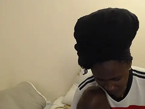 hyacinth b online show from 06/07/26, 06:39