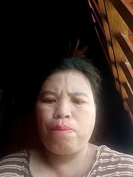 Snapshot of -Yeyi- chatting on 05/17/26, 07:28 -Yeyi- online show from 05/17/26, 07:28