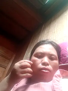 Snapshot of -Yeyi- chatting on 05/18/26, 04:40 -Yeyi- online show from 05/18/26, 04:40
