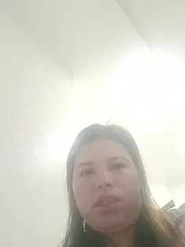 Snapshot of -Yeyi- chatting on 05/21/26, 02:13 -Yeyi- online show from 05/21/26, 02:13