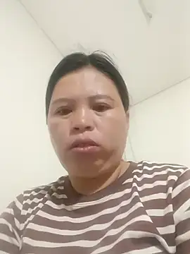 Snapshot of -Yeyi- chatting on 06/01/26, 10:33 -Yeyi- online show from 06/01/26, 10:33