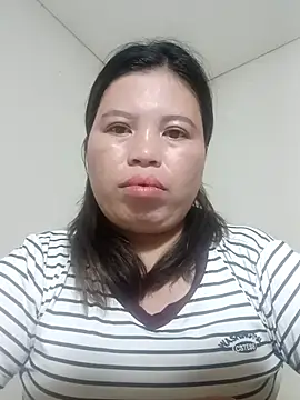 Snapshot of -Yeyi- chatting on 06/03/26, 11:57 -Yeyi- online show from 06/03/26, 11:57