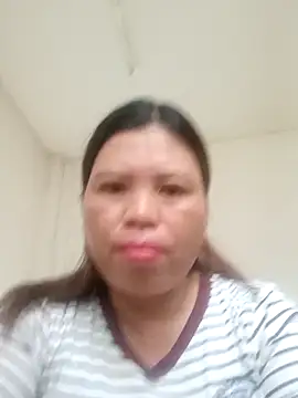 Snapshot of -Yeyi- chatting on 06/04/26, 09:59 -Yeyi- online show from 06/04/26, 09:59