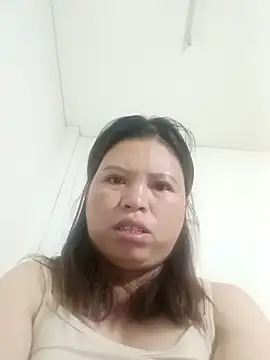Snapshot of -Yeyi- chatting on 06/04/26, 10:16 -Yeyi- online show from 06/04/26, 10:16