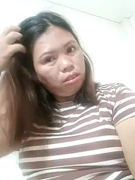 Snapshot of -Yeyi- chatting on 06/05/26, 09:37 -Yeyi- online show from 06/05/26, 09:37