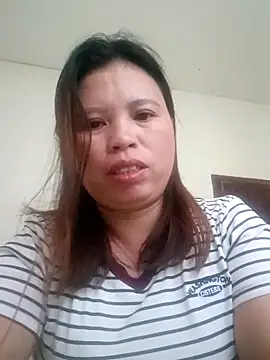 Snapshot of -Yeyi- chatting on 06/08/26, 01:50 -Yeyi- online show from 06/08/26, 01:50