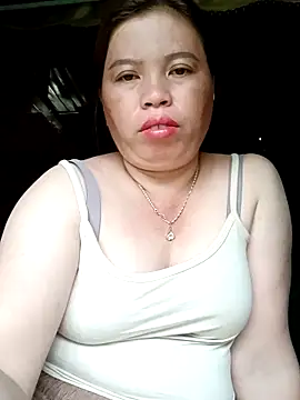 Snapshot of -Yeyi- chatting on 06/12/26, 11:14 -Yeyi- online show from 06/12/26, 11:14