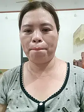 Snapshot of -Yeyi- chatting on 06/23/26, 04:16 -Yeyi- online show from 06/23/26, 04:16