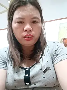 Snapshot of -Yeyi- chatting on 06/25/26, 07:18 -Yeyi- online show from 06/25/26, 07:18