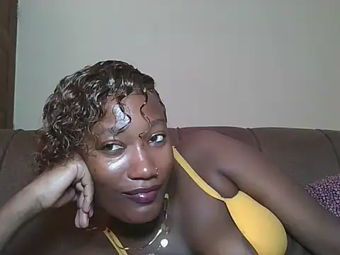 Snapshot of misspretty001 chatting on 06/20/26, 01:36 misspretty001 online show from 06/20/26, 01:36