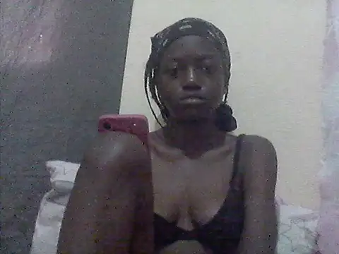 Hot-Ellah online show from 05/27/26, 03:58