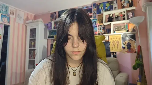 Snapshot of CariePremer chatting on 05/16/26, 01:43 CariePremer online show from 05/16/26, 01:43