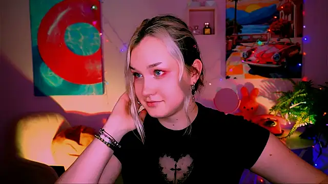 ViolettWoods online show from 05/19/26, 08:31