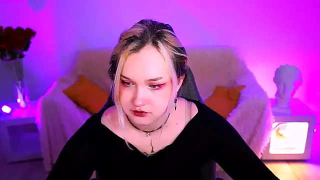 ViolettWoods online show from 06/03/26, 08:17