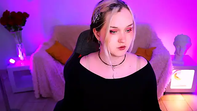 ViolettWoods online show from 06/03/26, 02:44