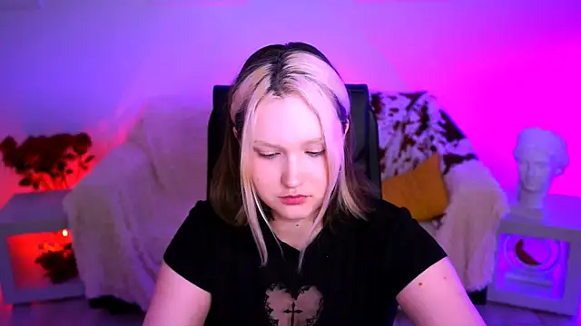 ViolettWoods online show from 07/06/26, 04:20