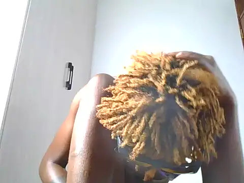Snapshot of realcoochie chatting on 06/19/26, 12:26 realcoochie online show from 06/19/26, 12:26