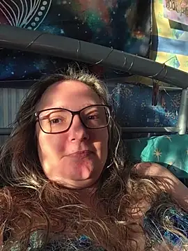 Izzylove47 online show from 06/19/26, 05:34