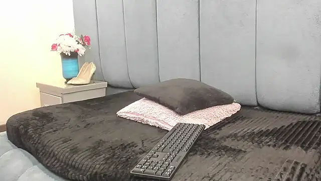 Snapshot of ZoeSmiitt chatting on 07/06/26, 01:19 ZoeSmiitt online show from 07/06/26, 01:19