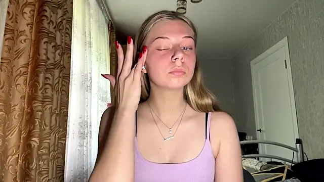 HoneysPiee online show from 06/10/26, 10:03