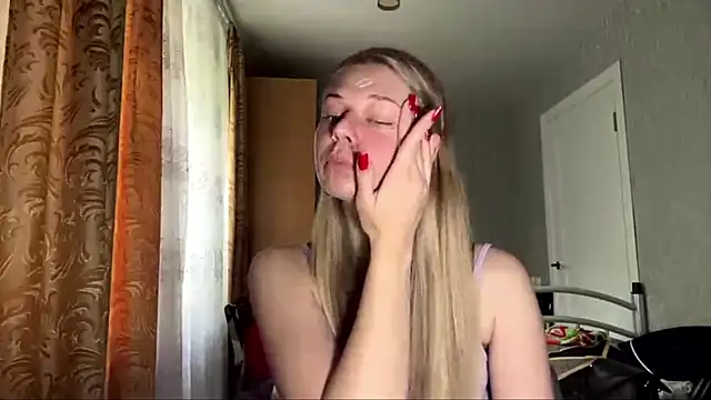 HoneysPiee online show from 06/15/26, 10:28