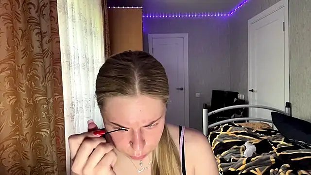 HoneysPiee online show from 06/28/26, 10:10