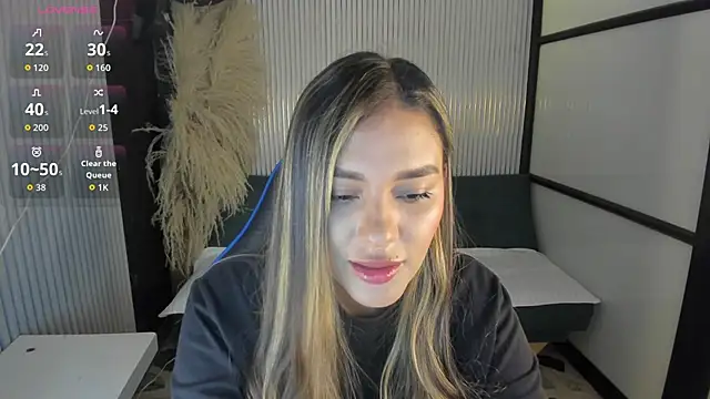 Snapshot of SophieWatson_ chatting on 06/18/26, 01:48 SophieWatson online show from 06/18/26, 01:48