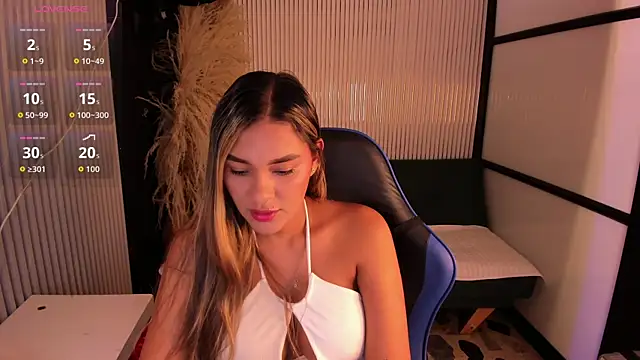 Snapshot of SophieWatson_ chatting on 06/19/26, 01:48 SophieWatson online show from 06/19/26, 01:48