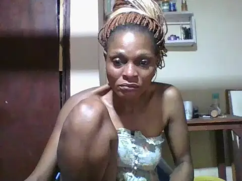 Snapshot of Ebonyqueen4 chatting on 06/10/26, 05:39 Ebonyqueen4 online show from 06/10/26, 05:39